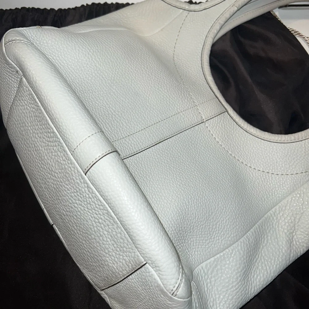 SOLD! COACH PEBBLED LEATHER BAG - Picture 5 of 8